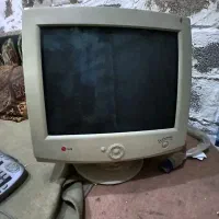 صفحه نمایش و کیبورد کامپیوتر بدون کیس