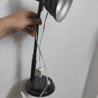 چراغ مطالعه قدیمی در حد‌ نو