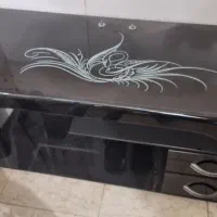 میز تلویزیون شیشه ای