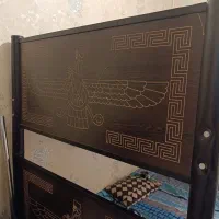 تخت دو طبقه به همراه یک تشک