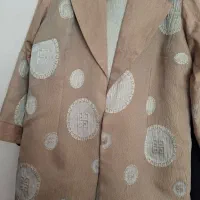 کت کرم طرح دار سایز50 و52تمیز