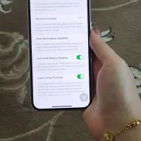 ایفون۱۳ اصلی|موبایل|قم, نخودی|دیوار