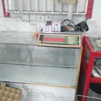 میز ویترین مناسب مغازه