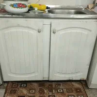 کابینت و اب چکان