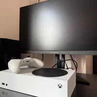 Xbox series s همراه با مانیتور گیمینگ