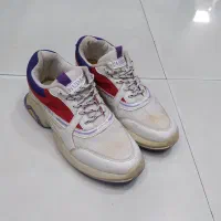 کتانی زنانه|کیف، کفش، کمربند|رشت, فلسطین|دیوار