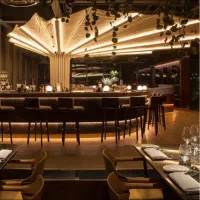 بلواراندرزگو مغازه۱۵۰متر فلت سقف۷ بر۱۰ اجاره|اجارهٔ مغازه و غرفه|تهران, کامرانیه|دیوار