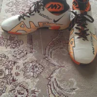 کفش سالن|کیف، کفش، کمربند|نقده, |دیوار