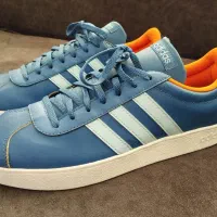کتونی اورجینال adidas sneaker بسیار تمیز