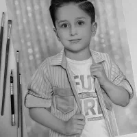 تابلونقاشی سیاه قلم چهره،رنگ روغن،مدارنگی دکوراتیو