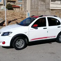 کوئیک R سفید قرمز