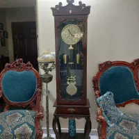 ساعت ایستاده تاج دار