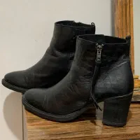 نیم بوت چرم طبیعی زنونه