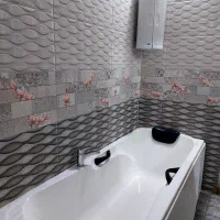 وان حمام ۱۷۰×۷۰ مجهز به شاسی و پانل  کاملاً سالم