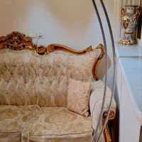 آباژور ایستاده