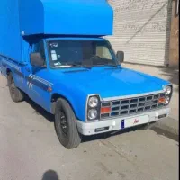 راننده نیسان با ماشین