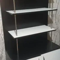 کتابخانه و کمد