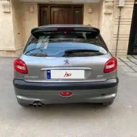 خودرو سواری فرانسوی پژو ۲۰۶ تیپ ۲ (بالوازم)