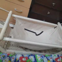 ننو چوبی با تشک ترک و آغوشی سوییسی و قنداق فرنگی