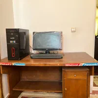 میز کامپیوتر بسیار مقاوم