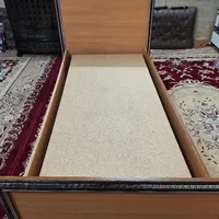 تختخواب یک نفره تمیز وسالم  در حدنو|تخت و سرویس خواب|یزد, |دیوار