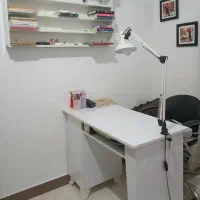 میز تحریر و میز ناخن به همراه استند