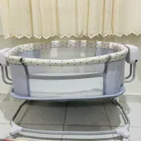 تخت کنار مادر ماستلا