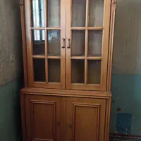 بوفه قدیمی برای چیدن ظروف