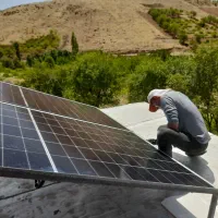 مشاوره، طراحی، اجرا و تدریس خصوصی سیستم‌ خورشیدی