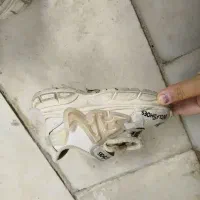 کفش بچگانه در حد نو