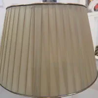 اباژور کنار مبل