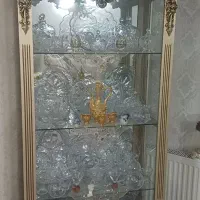 ویترین شیشه ای