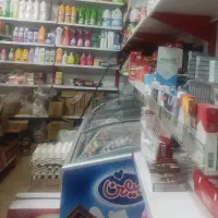 همکار خانم یا آقا برای همکاری در سوپر مارکت