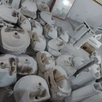 تعدادی روشویی و کابینت