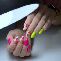 اموزش کاشت ناخن به صورت حرفه ای و تضمینی