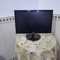 دو عدد مانیتور