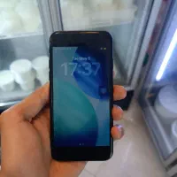 آیفون se 2020