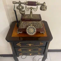 تلفن به همراه میز