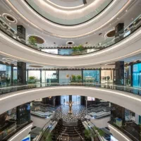 فروشنده خانم