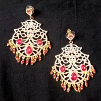 یک جفت گوشواره نگین دار رنگ ثابت کاملا سالم و نو