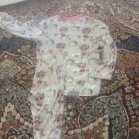 مقداری لباس بچه