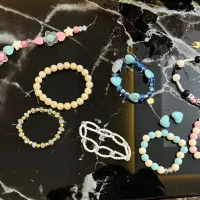 دستبند های رنگارنگ