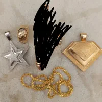 مدال و زنجیر و انگشتر