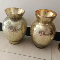 گلدان شیشهای طلایی