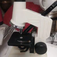 میکروسکوپ دانش آموزی