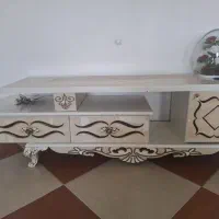 زیر تلویزیون و میز اینه کنسول