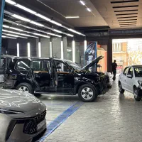 کارگر نقاش ماشین