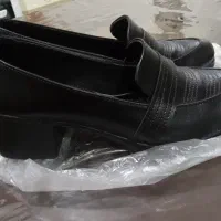 ۳ جفت کفش زنانه و یک جفت بوت زنانه