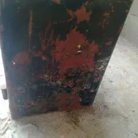 گاو صندوق یخورده زنگ زده همراه با کلید