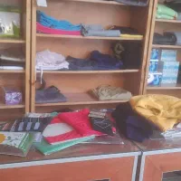 ۵عدد قفسه جهت لباس فروشی وغیره وپیش خوان